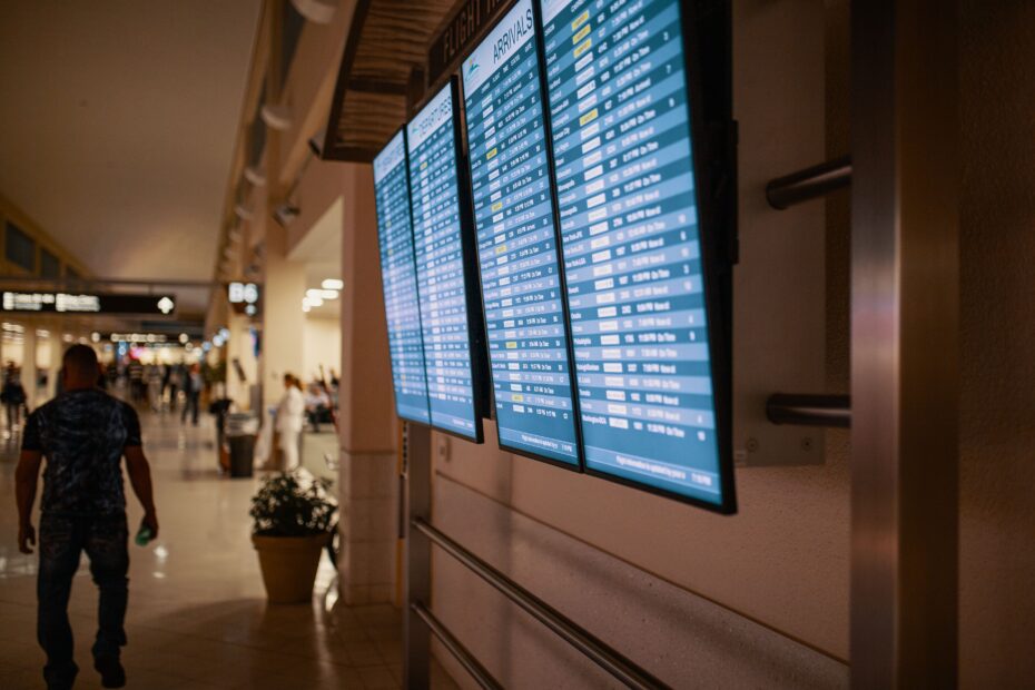Estratégias para monitorar e adquirir passagens aéreas com melhor custo-benefício